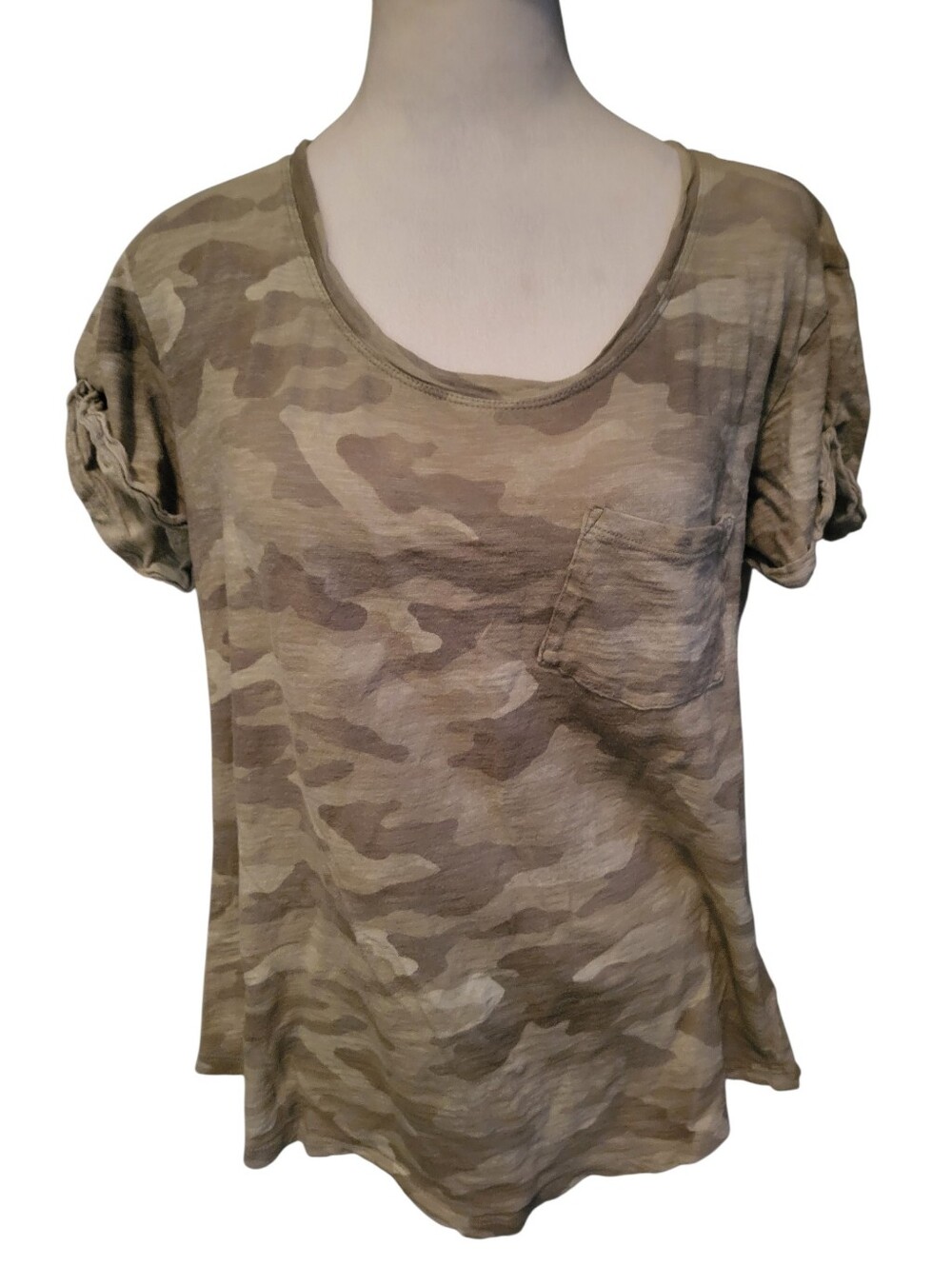 A.N.A Camo Short Sleeve Pocket Tee sz M